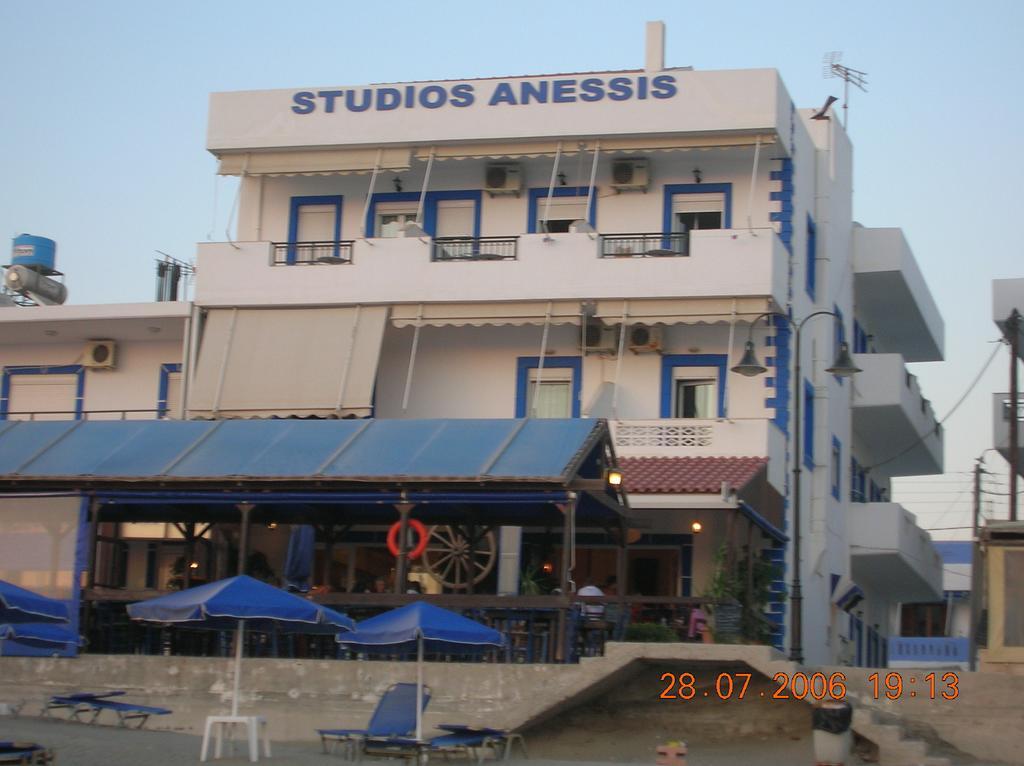 Studio Anessis Каламаки Экстерьер фото